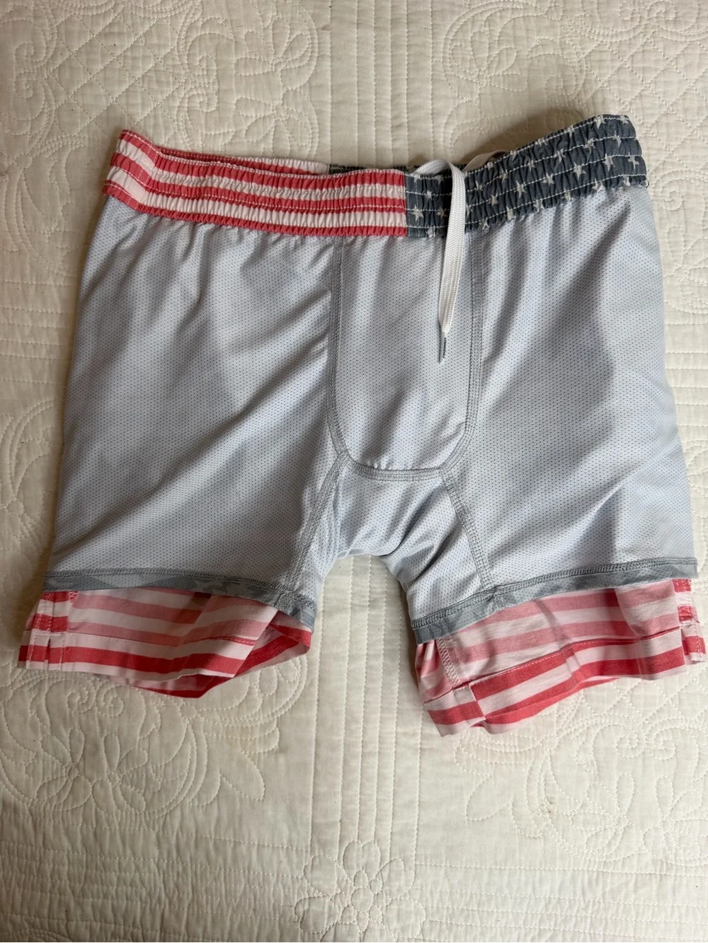 Chubbies Swim Trunks Men Small 5.5 Inch Blue Red Flag 4th July Brief Mesh Liner